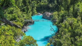 ニュージーランド南島西岸の都市ホキティカ