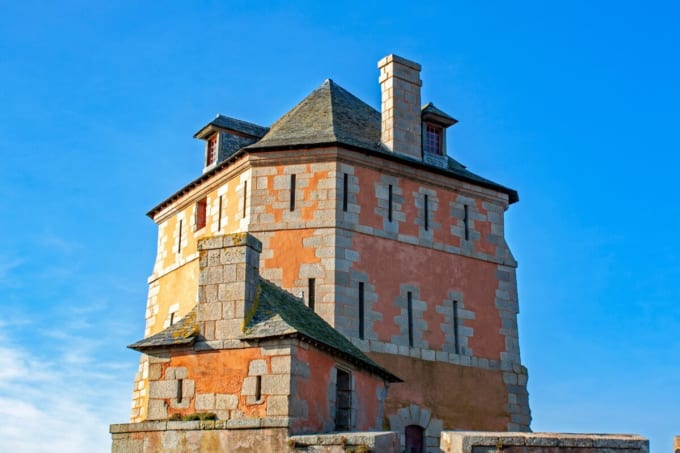 カマレ・シュル・メールの黄金の塔（世界遺産）ヴォーバンの防衛施設群