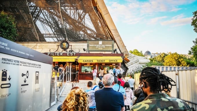 エッフェル塔のチケット売り場