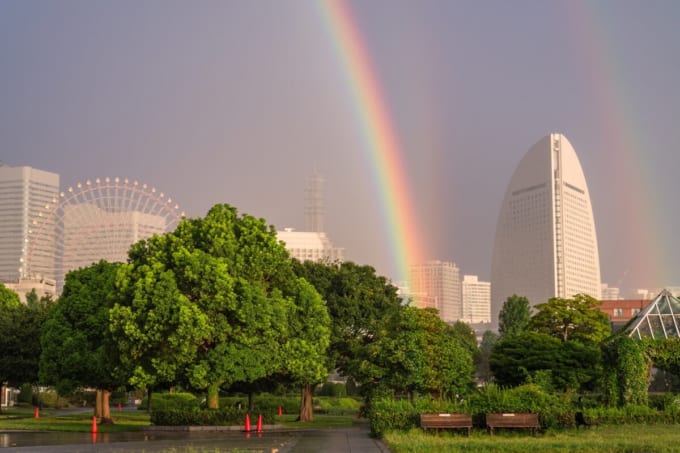 横浜みなとみらいのダブルレインボー（二重の虹）