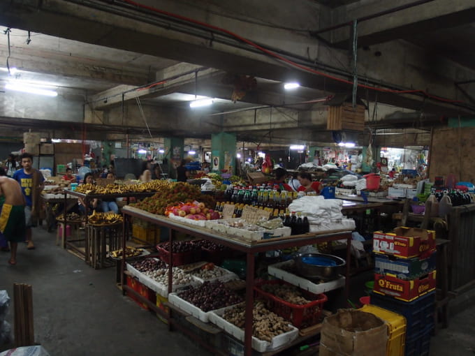 ラオアグ市公設市場