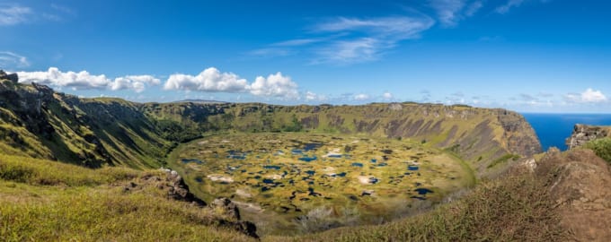 イースター島のカルデラ湖「ラノ・カウ（Rano Kau）」