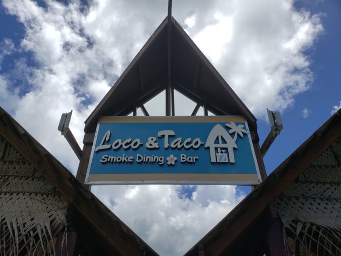 ロコタコの看板