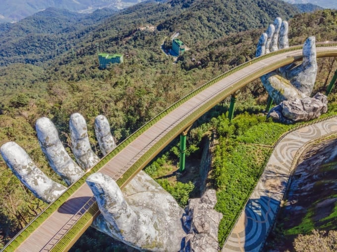 ダナンのゴールデンブリッジ