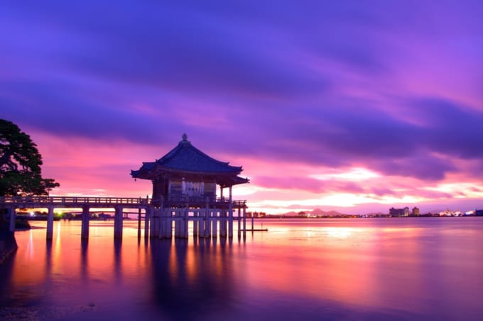 浮御堂の夜明け