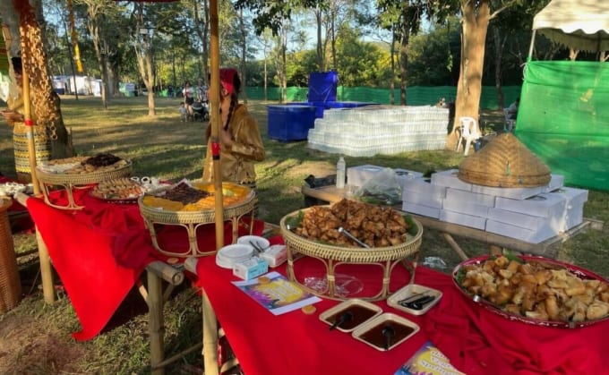 コムローイ祭り いつ どこ