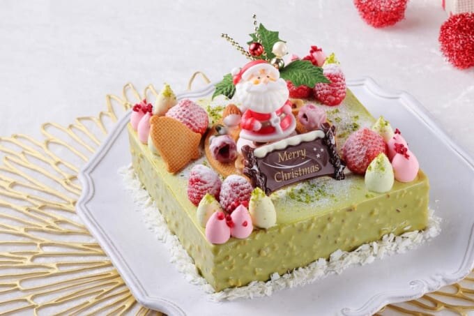 ホテル日航大阪の2024年クリスマスケーキ「ピスタチオケーキ」