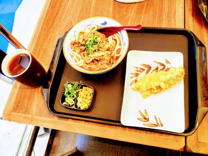 丸亀製麺（スカルノ・ハッタ国際空港にて）