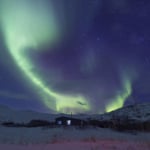 ロシア北西部ムルマンスク州にあるコラ半島の美しいオーロラの風景