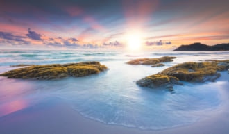 タイのトラン県の美しいビーチビュー海パクメンビーチ