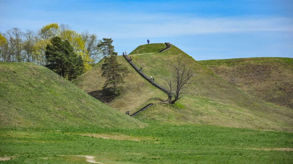 自然ともにある古代遺跡！リトアニアの世界遺産ケルナヴェ古代遺跡