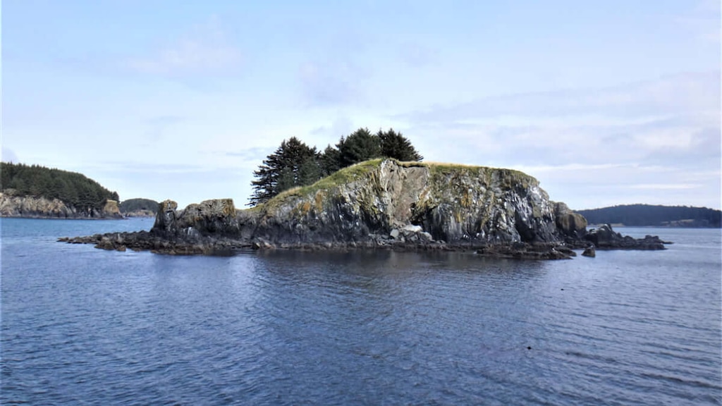アラスカ州南岸に浮かぶコディアック島の人気観光スポット4選！
