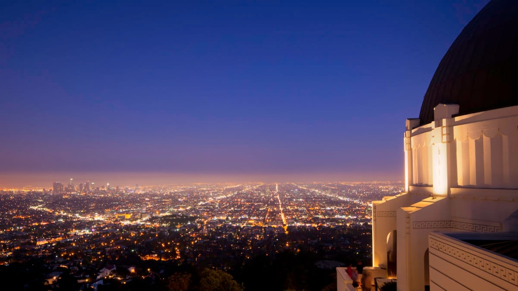 LAのグリフィス天文台は夜景と夜空が楽しめる人気観光スポット