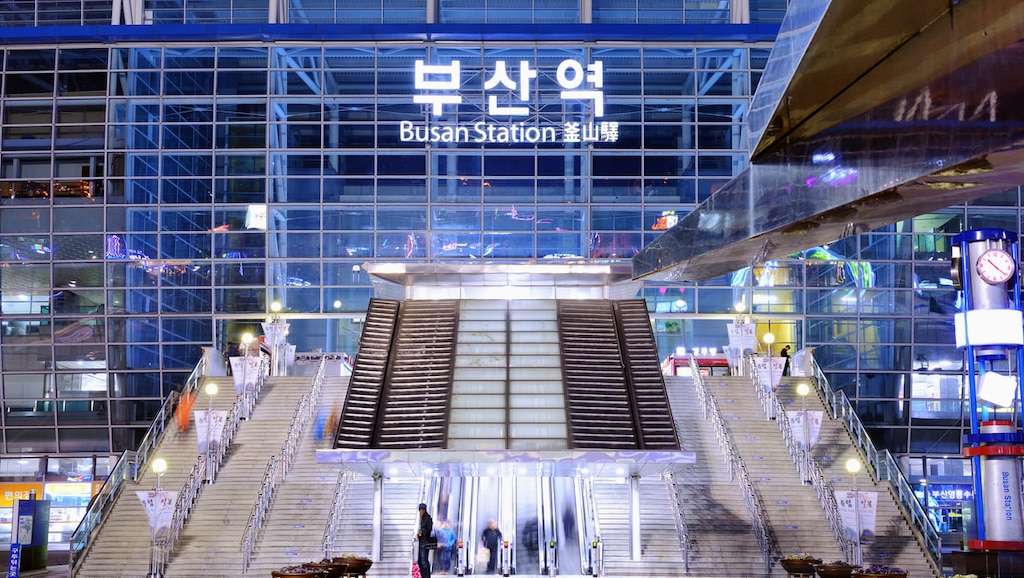 これであなたも釜山（プサン）通！移動に便利な釜山地下鉄に乗ってみよう。