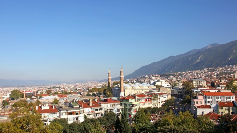 オスマン帝国時代の古都ブルサの街を行く。7つのおすすめ観光スポット