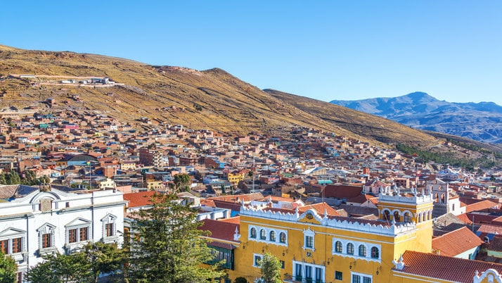 かつて大繁栄した銀鉱山の街、ボリビア山岳地帯の世界遺産の街ポトシ市街