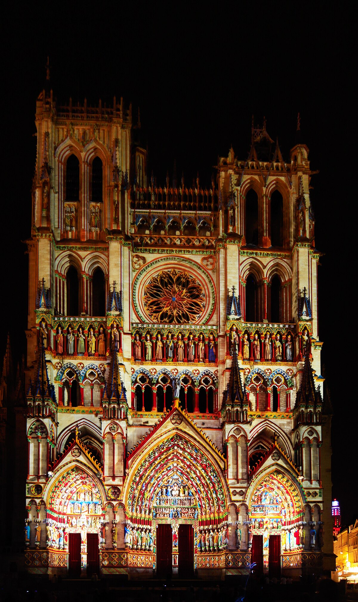 中世の極彩色が鮮やかによみがえる フランスの世界遺産 アミアン大聖堂 Skyticket 観光ガイド