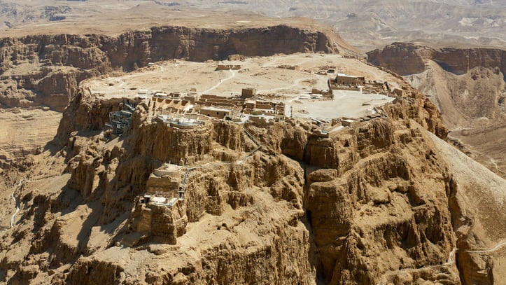 荒野にそびえる天空の要塞！イスラエルの世界遺産マサダで歴史を体験しよう