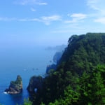 北山崎は断崖絶壁が続く