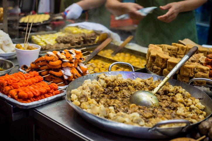 地元民も愛用！銅鑼湾・灣仔エリアの屋台で香港グルメを食べつくすならここ