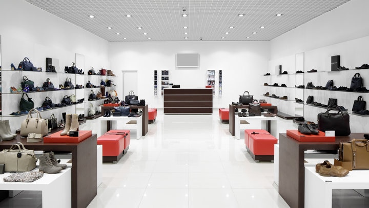 フェリーに乗ってスタテンアイランドモールでブランドショップでお買物