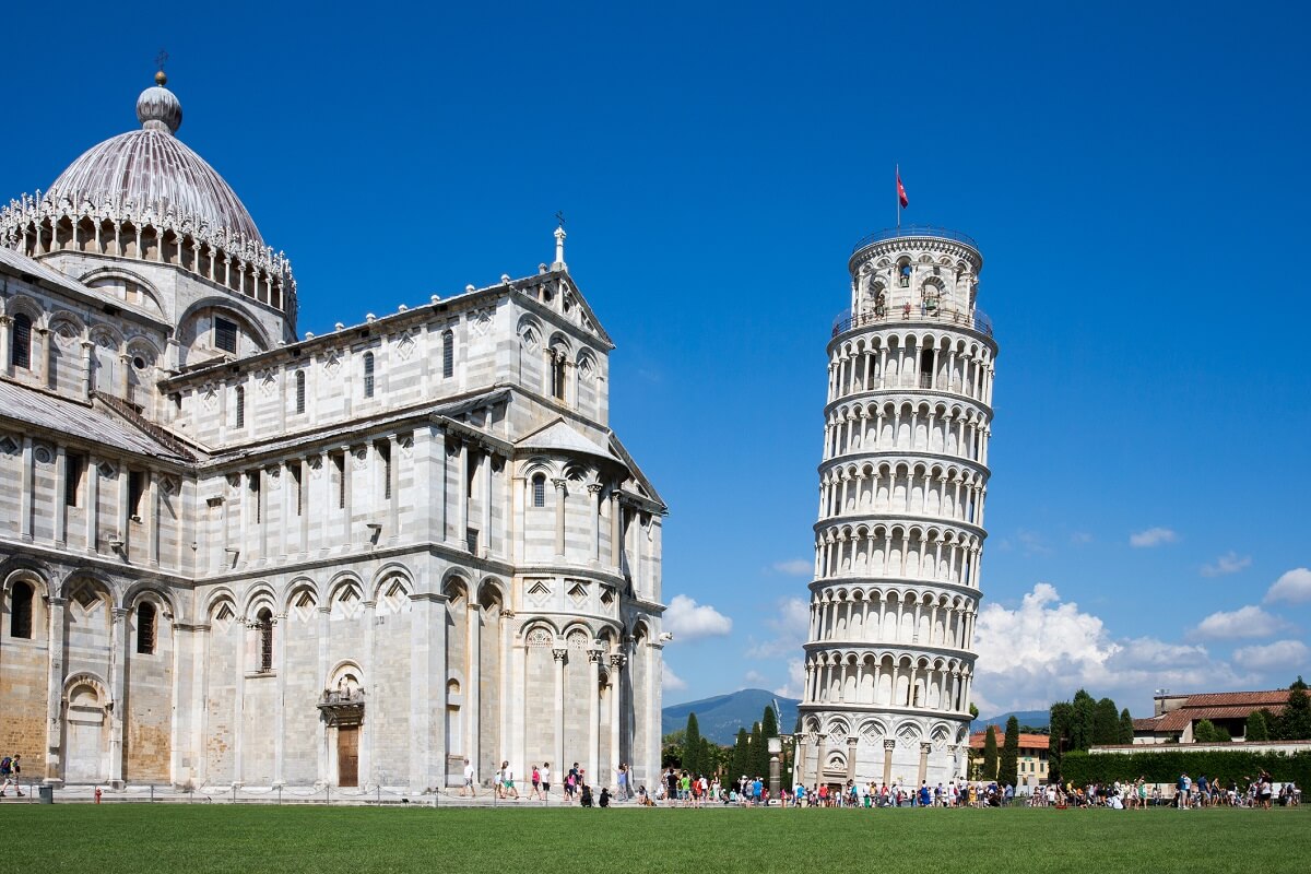 イタリアの世界遺産「ピサの斜塔」で “斜め”を体感！ – skyticket 観光ガイド