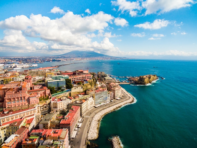 イタリア第三の都市、南イタリアナポリ観光の魅力13選に迫る！