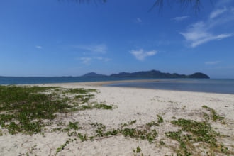 タイ、トランのカンタンのモッドタノイビーチ