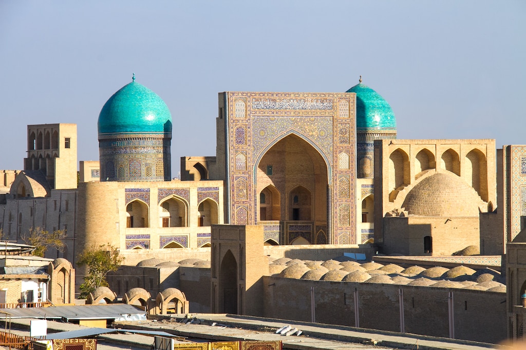 中世の古い街並みが残っているウズベキスダンのブハラ歴史地区！