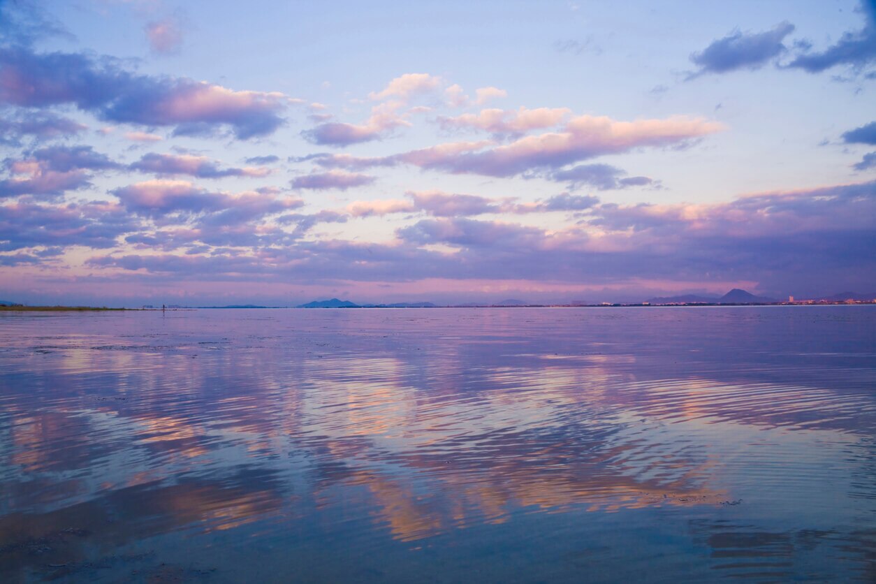 琵琶湖を眺めながらリゾートな夜を 滋賀のおすすめ高級ホテルまとめ Skyticket 観光ガイド