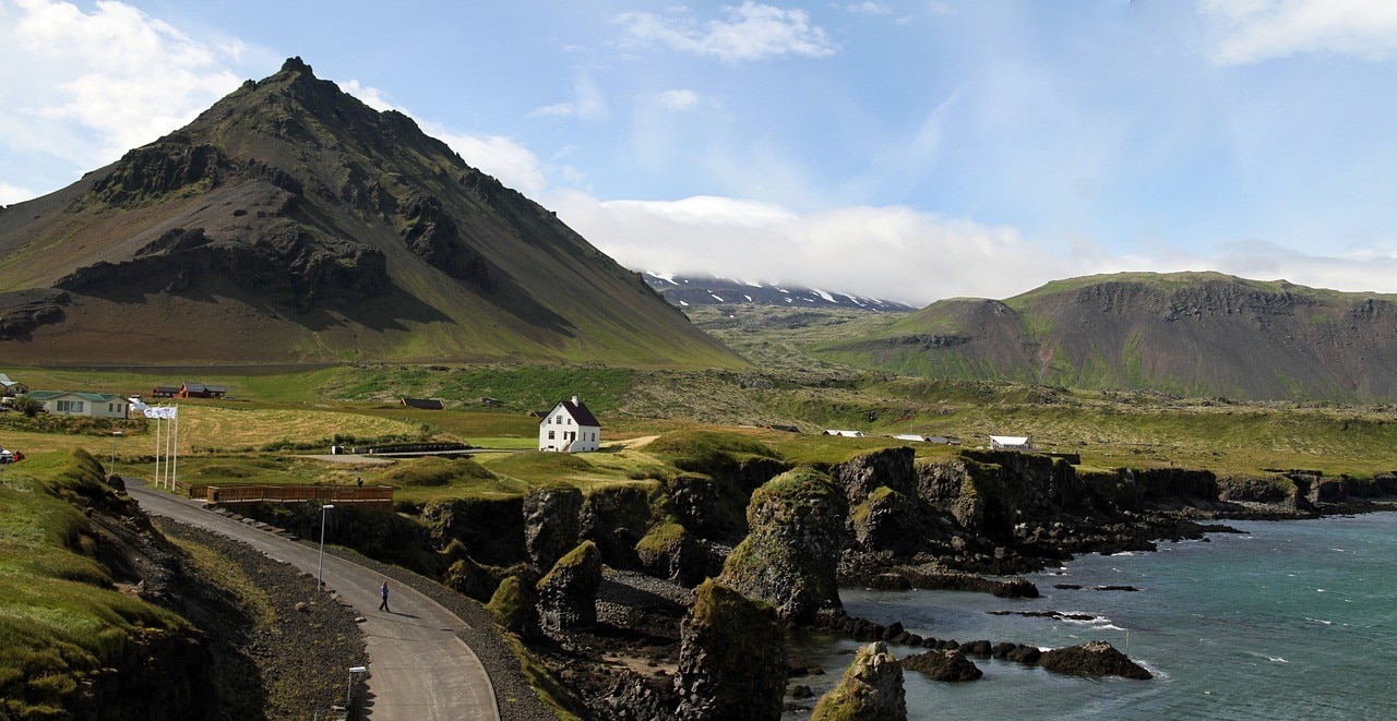 温泉とオーロラの国 アイスランドの大自然が織りなす定番観光スポット８選 Skyticket 観光ガイド