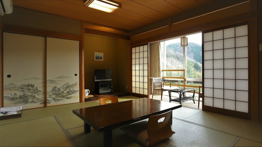 岡山・鏡野町周辺のおすすめホテル｜雄大な自然を満喫できる地域に泊まる