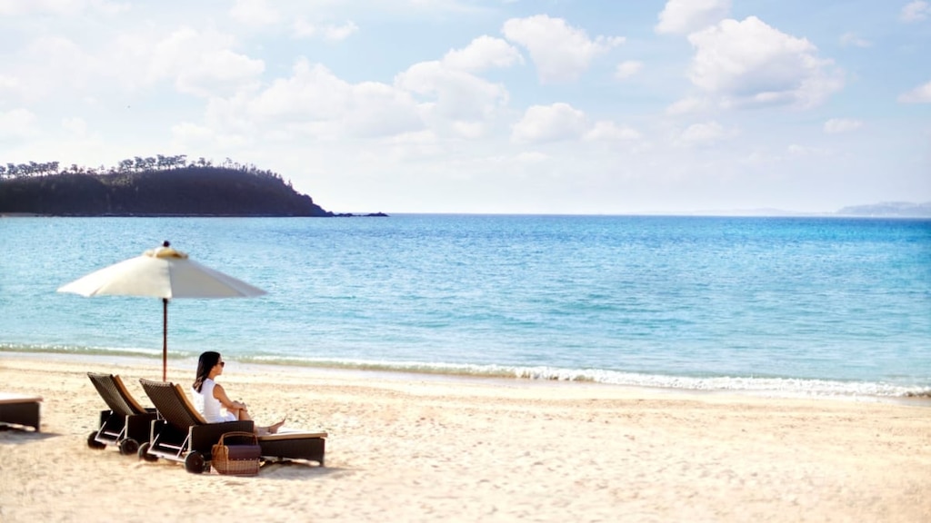 ザ・リッツ・カールトン沖縄が宿泊客専用プライベートビーチを4月1日にオープン！