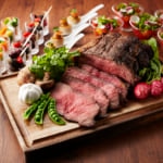 肉汁があふれるローストビーフが食べ放題。