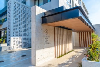 たびのホテルlit宮古島の玄関