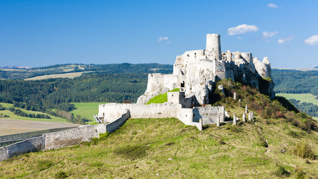 中世の城や歴史的な街並みが魅力のスロバキア！世界遺産7か所をご紹介