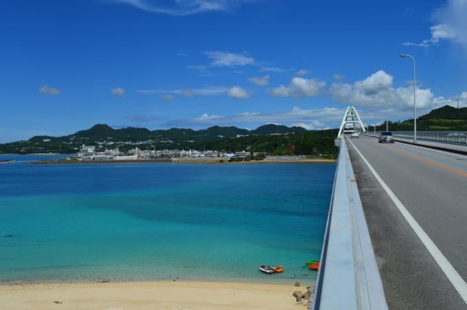 瀬底島の風景