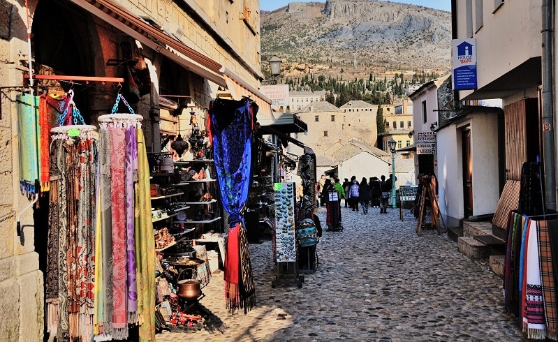 ボスニア・ヘルツェゴヴィナの土産はキリム絨毯や民芸品、スイーツなど