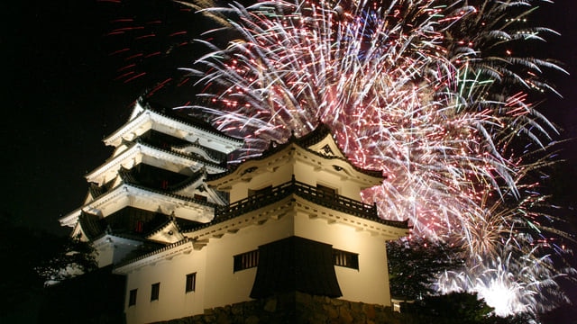 平成の木造復興天守がそびえる愛媛県大洲市でおすすめのお祭り4選！