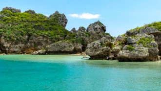 浜比嘉島の海岸（沖縄）