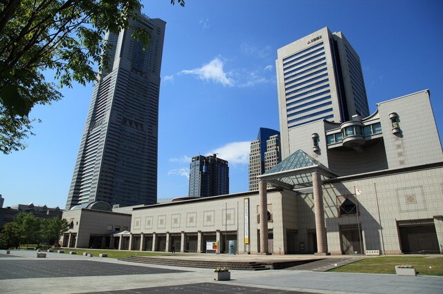 横浜美術館