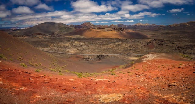 火山活動で生まれた火星のような島！ランサローテ島の観光スポット5選