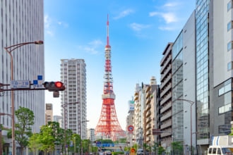 三田の街周辺（背景は東京タワー）