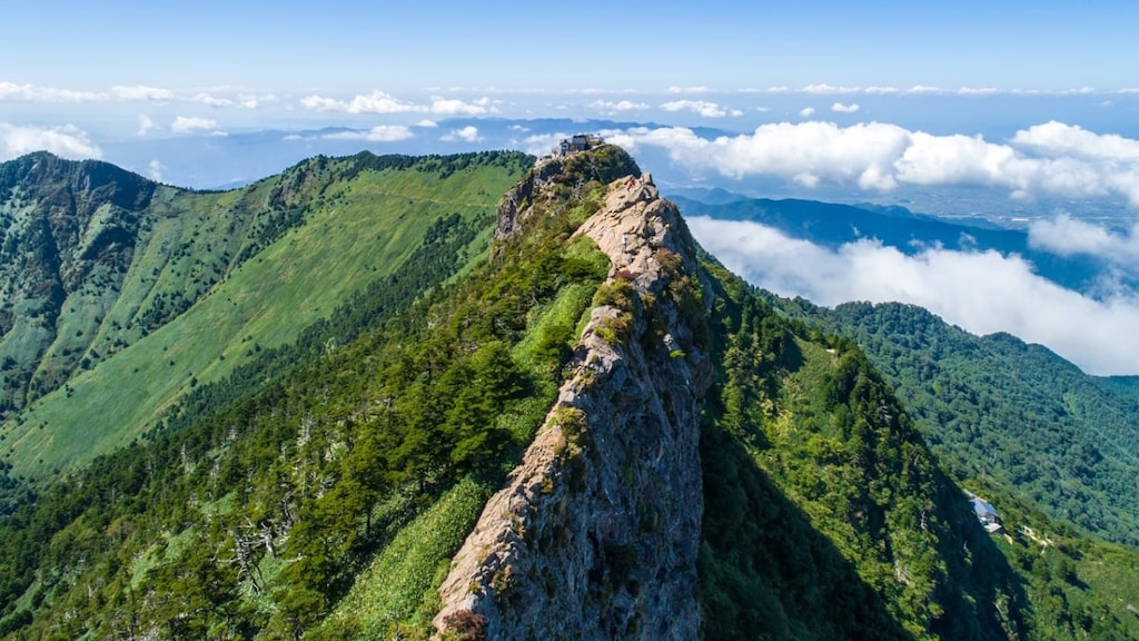 愛媛県にある西日本最高峰「石鎚山」の魅力を満喫しよう！