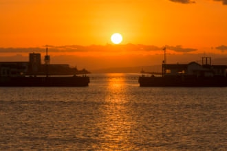 大牟田、三池港の光の航路