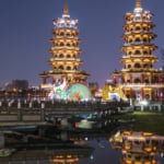 台湾　高雄　龍虎塔　蓮池潭