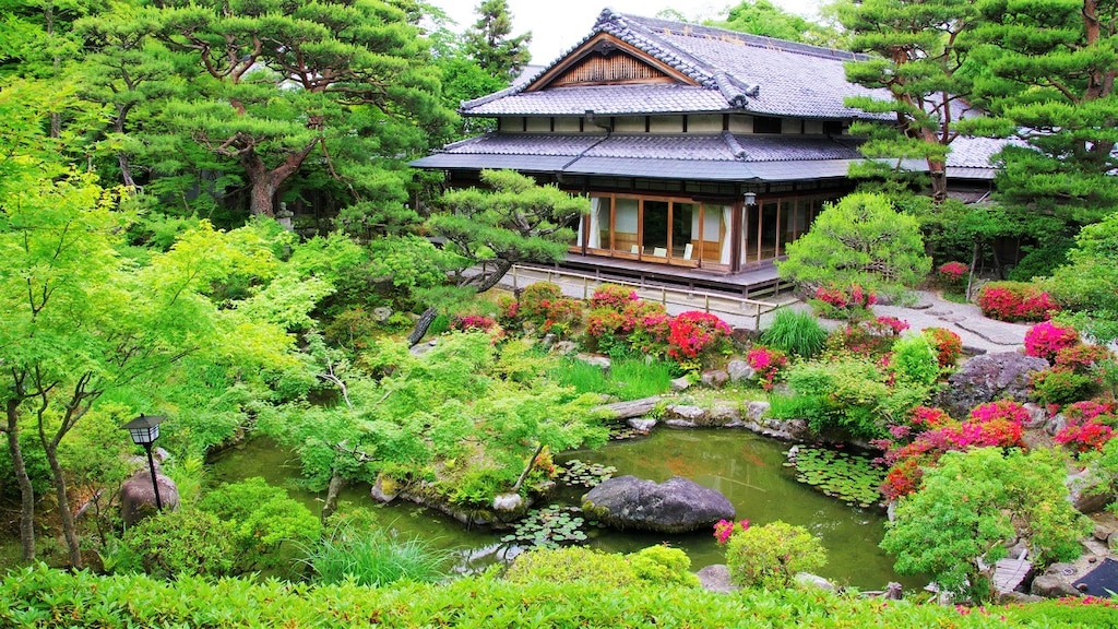 奈良が誇る日本庭園「吉城園」の観光スポットと見どころはここ！