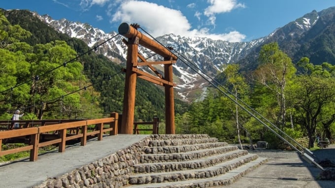 梓川と穂高連峰の絶景！日本屈指の山岳景勝地「上高地」の観光スポット – skyticket 観光ガイド