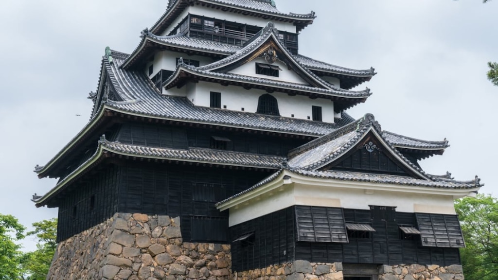 国宝に再指定された「松江城」ってどんなところ？見どころをご紹介