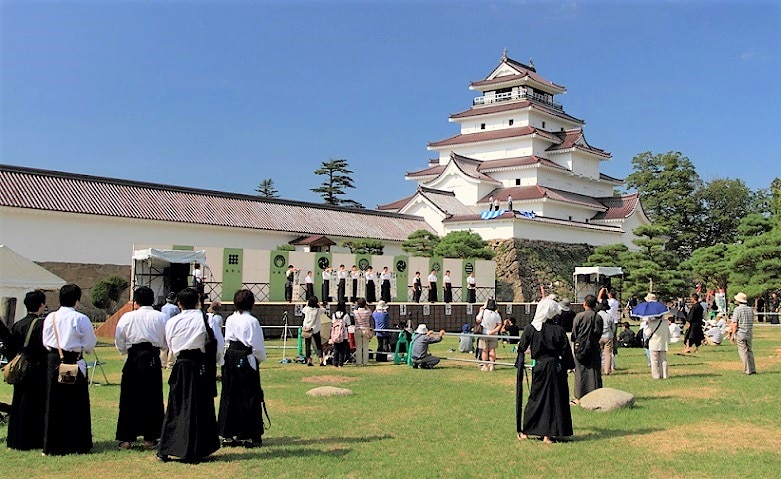 誇り高き「義」の心が今なお息づく。会津若松市で楽しめるお祭り4選